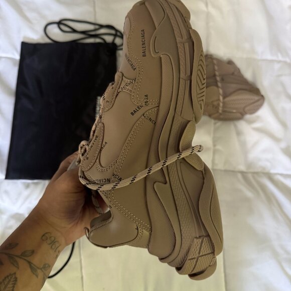 BALENCIAGA TRIPLE S SNEAKERS - Picture 1 of 4